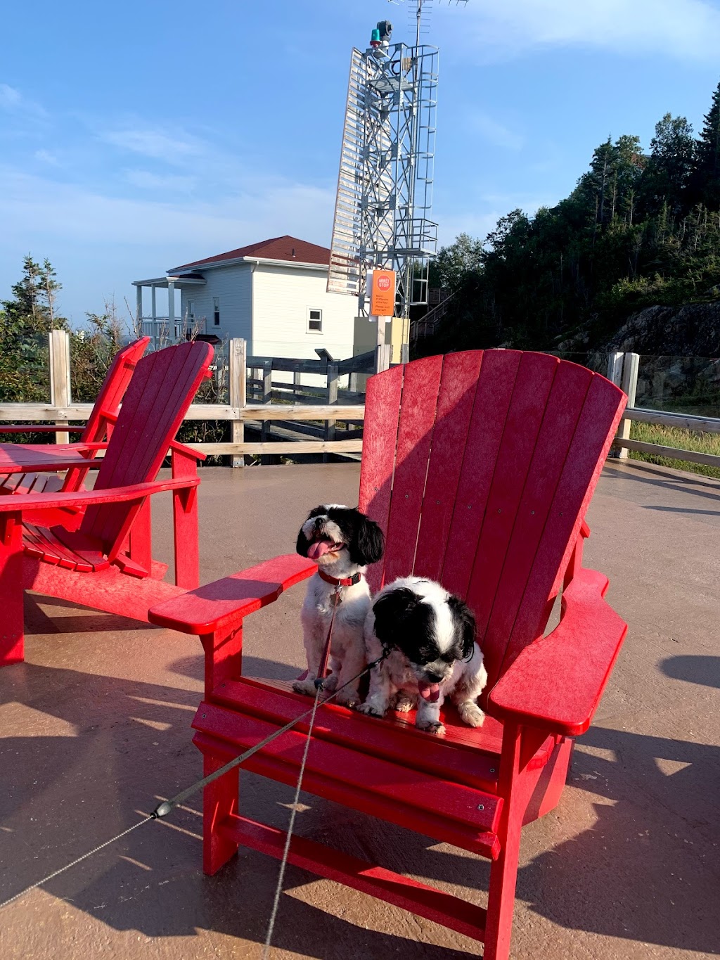 Pointe Noire Lighthouse | QC-138, Baie-Sainte-Catherine, QC G0T 1G0, Canada | Phone: (418) 235-4703