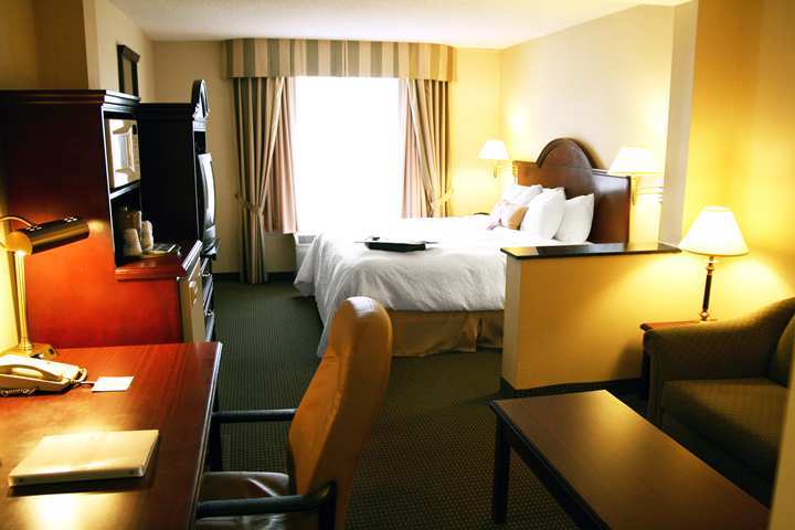 Hampton Inn by Hilton Toronto-Mississauga West | 2085 N Sheridan Way, Mississauga, ON L5K 2T2, Canada | Phone: (905) 823-8600