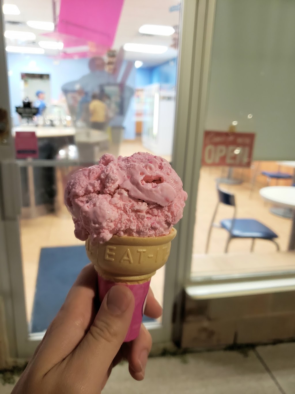 Baskin Robbins | 3230 Fairview St, Burlington, ON L7N 3H5, Canada | Phone: (905) 631-3330