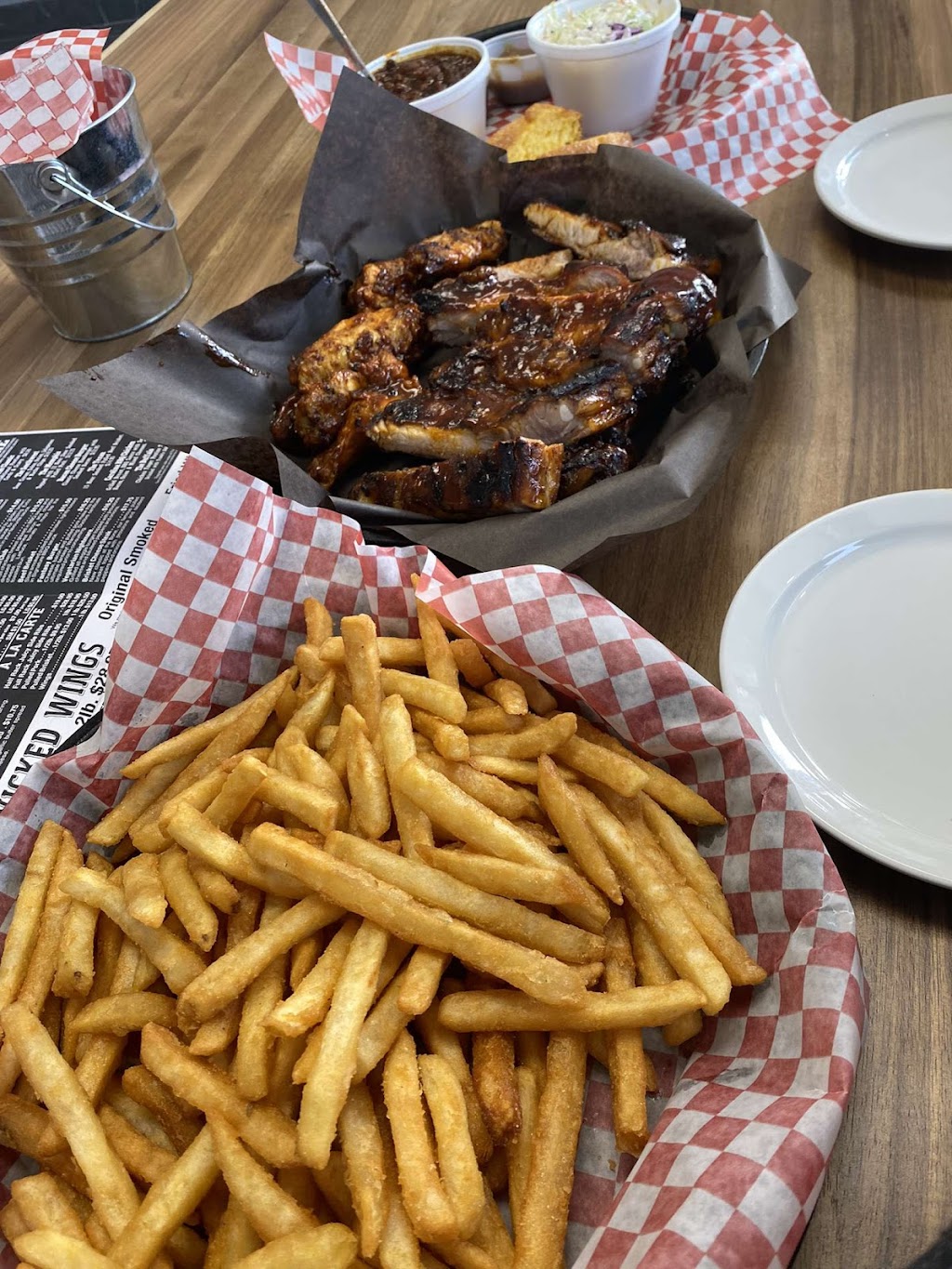 Big Bone BBQ & Wicked Wings | 244 Governors Rd, Hamilton, ON L9H 3L4, Canada | Phone: (905) 627-2663