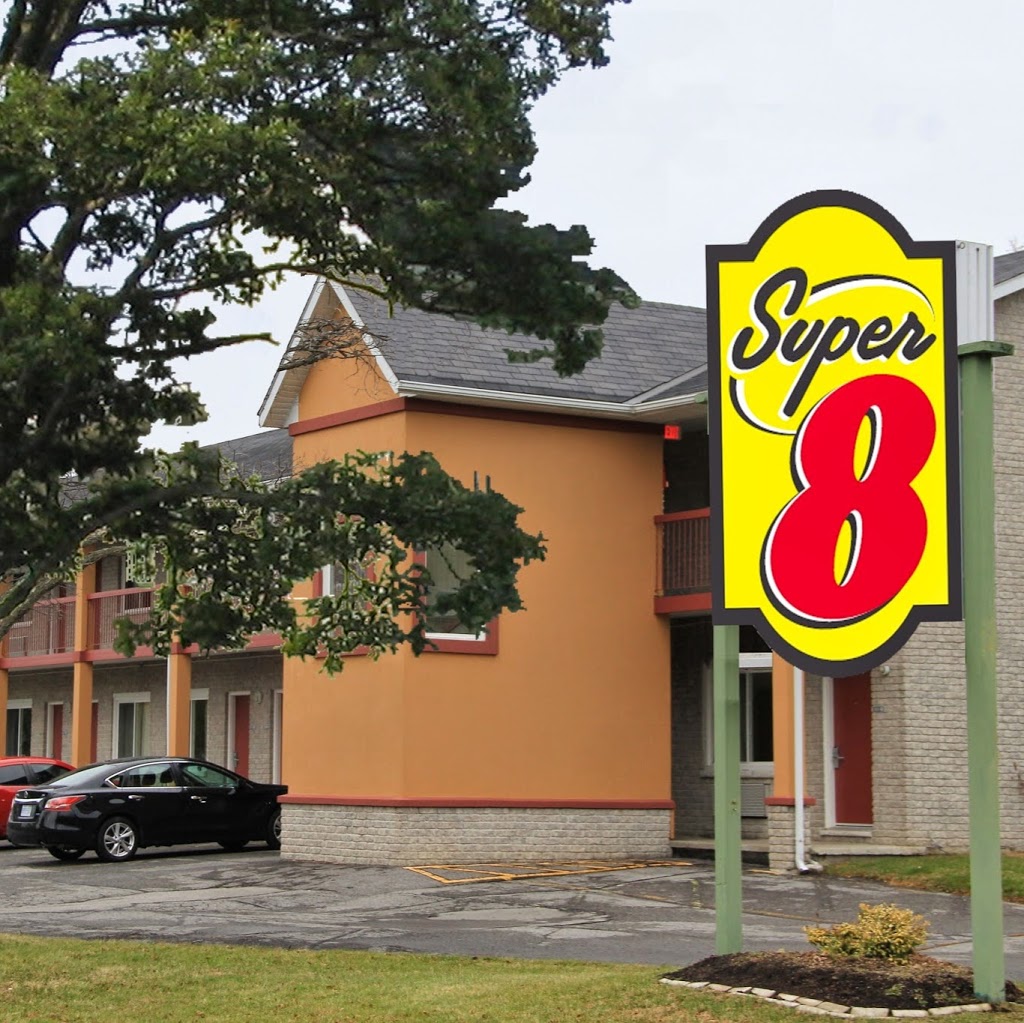 Super 8 by Wyndham Kingston | 794 2, Kingston, ON K7L 4V1, Canada | Phone: (613) 549-1620