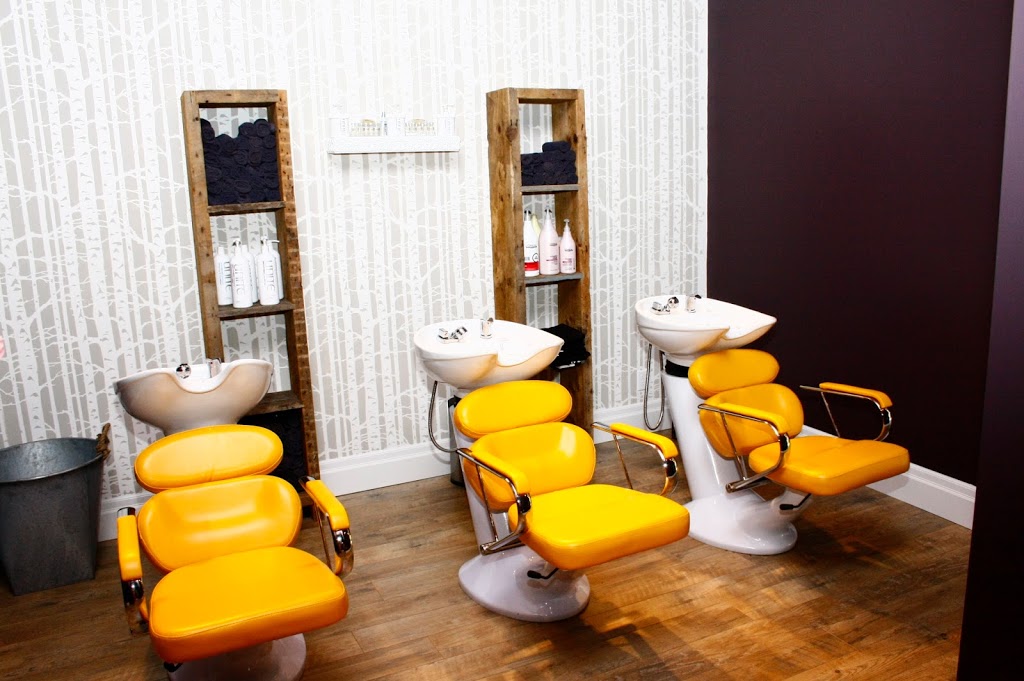 Knest Beauty Lounge | 2587 Lakeshore Rd, Brights Grove, ON N0N 1C0, Canada | Phone: (519) 908-9281