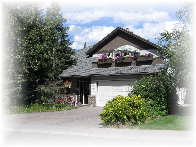 Homestead Bed & Breakfast | 168 Charles Carey, Canmore, AB T1W 2R4, Canada | Phone: (403) 678-8166