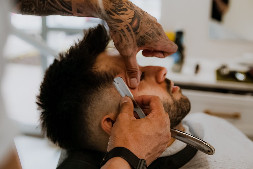 Mes Amis Barbershop | 800 Southdown Rd unit a1, Mississauga, ON L5J 2Y4, Canada | Phone: (905) 822-5888