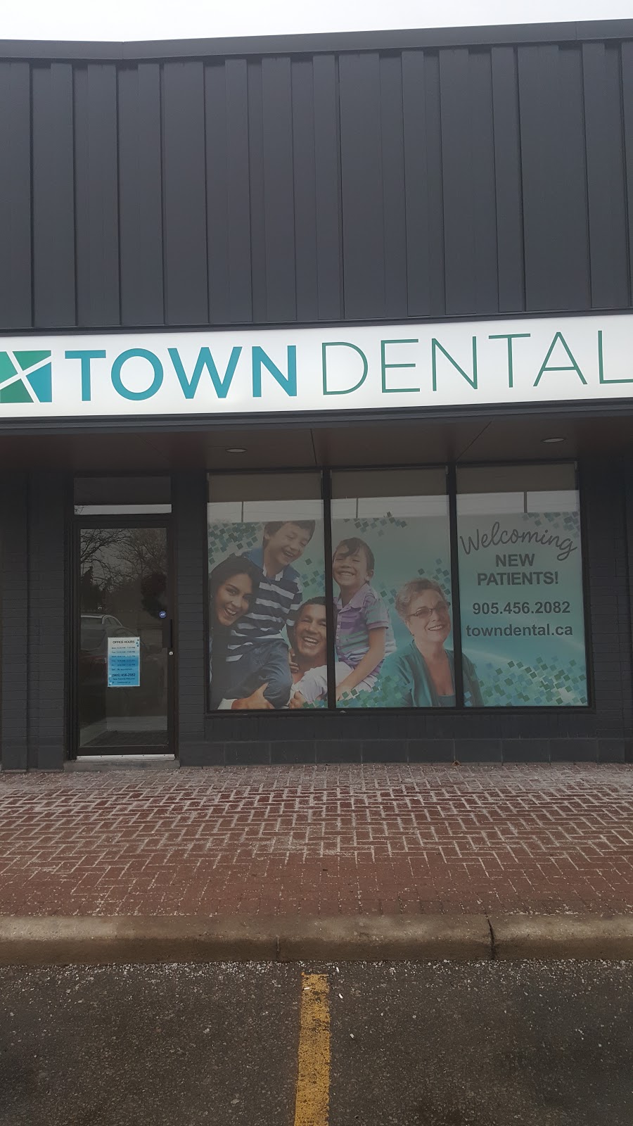 Town Dental | 4 McLaughlin Rd S #3, Brampton, ON L6Y 3B2, Canada | Phone: (905) 456-2082