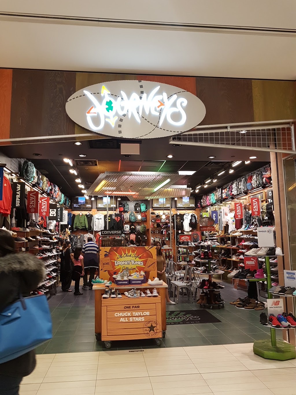 Journeys | Richmond Centre, 6551 No 3 Rd, Richmond, BC V6Y 2B6, Canada | Phone: (604) 295-7401