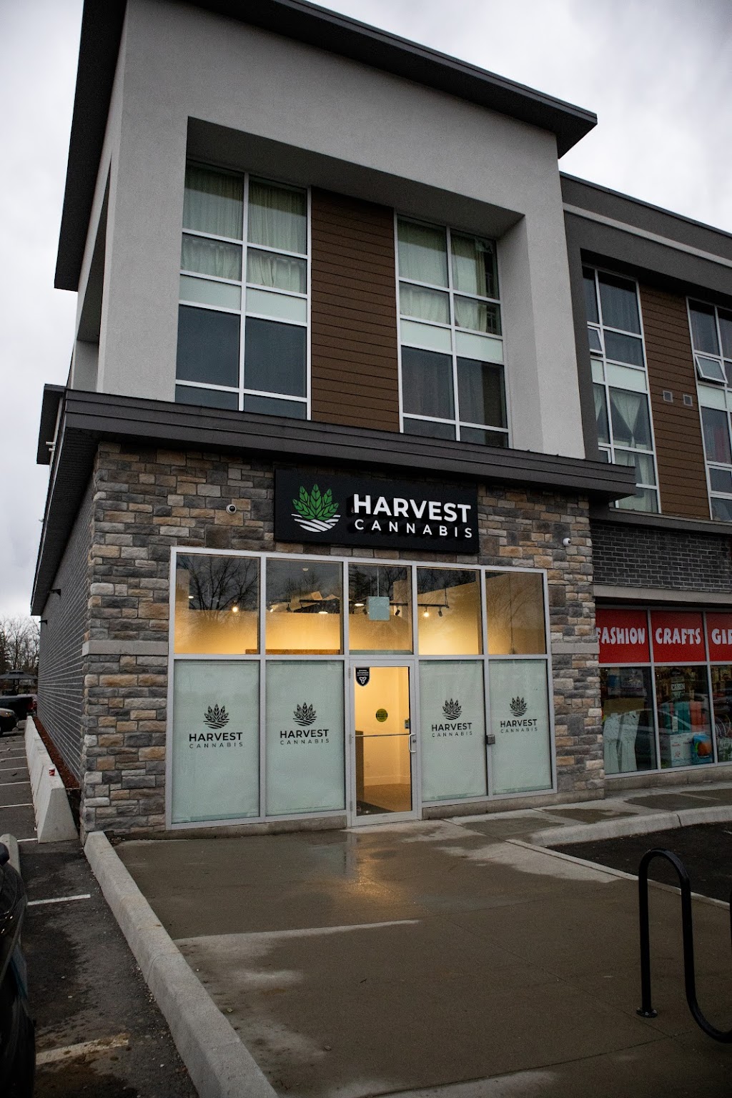 Harvest Cannabis Caledonia | 172 Argyle St N, Caledonia, ON N3W 2J7, Canada | Phone: (289) 757-9510