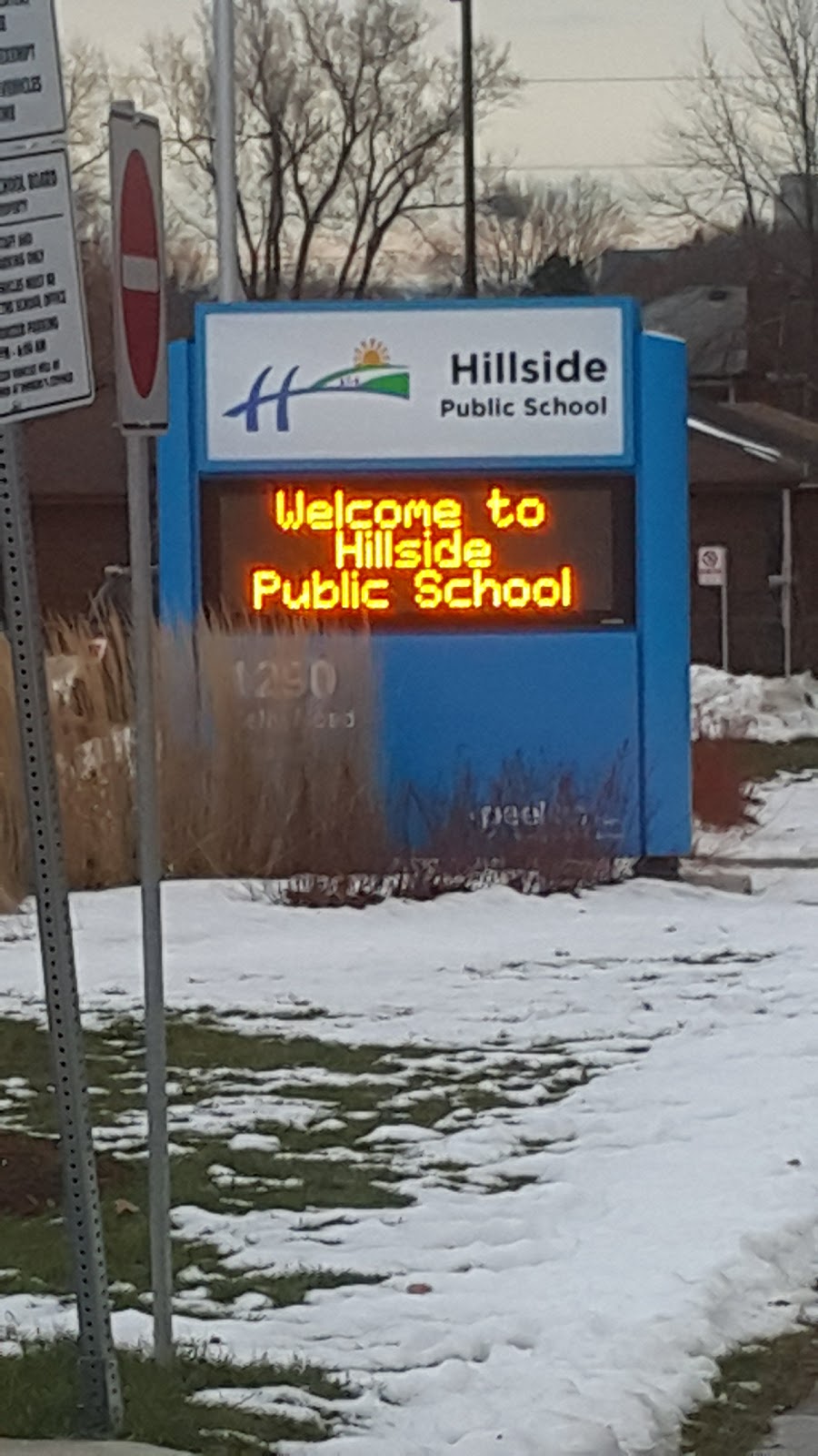 Hillside Public School | 1290 Kelly Rd, Mississauga, ON L5J 3V1, Canada | Phone: (905) 822-0122