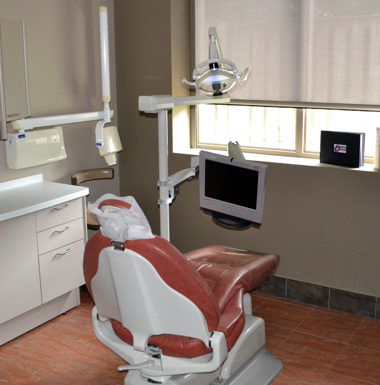 Stonehill Dental | 1314 Upper Wentworth St, Hamilton, ON L9A 4W2, Canada | Phone: (905) 574-2222