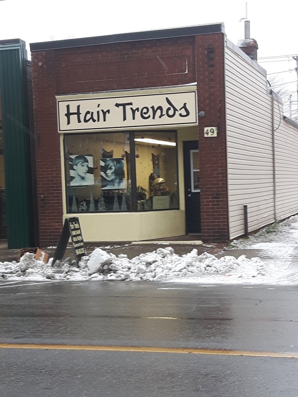 Hair Trends | 49 Clarence St, Port Colborne, ON L3K 3G1, Canada | Phone: (905) 835-2125