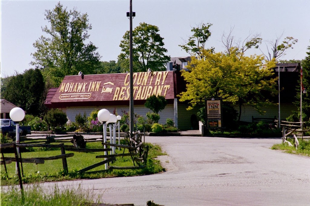 Restaurant at Mohawk Inn | 9230 Guelph Line, Campbellville, ON L0P 1B0, Canada | Phone: (905) 854-2277