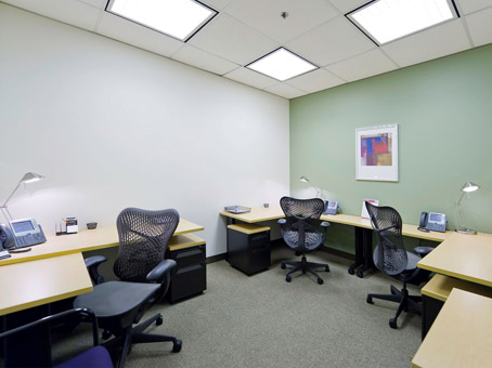 Regus - Ontario, Toronto - Davisville Centre | 1920 Yonge Street, Davisville Centre, Suite 200, Toronto, ON M4S 3E2, Canada | Phone: (416) 572-7500