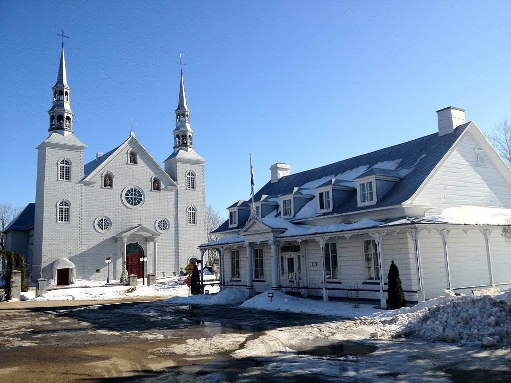 Église Sainte-Famille | 30 Place de lÉglise, Cap-Santé, QC G0A 1L0, Canada | Phone: (418) 285-2311