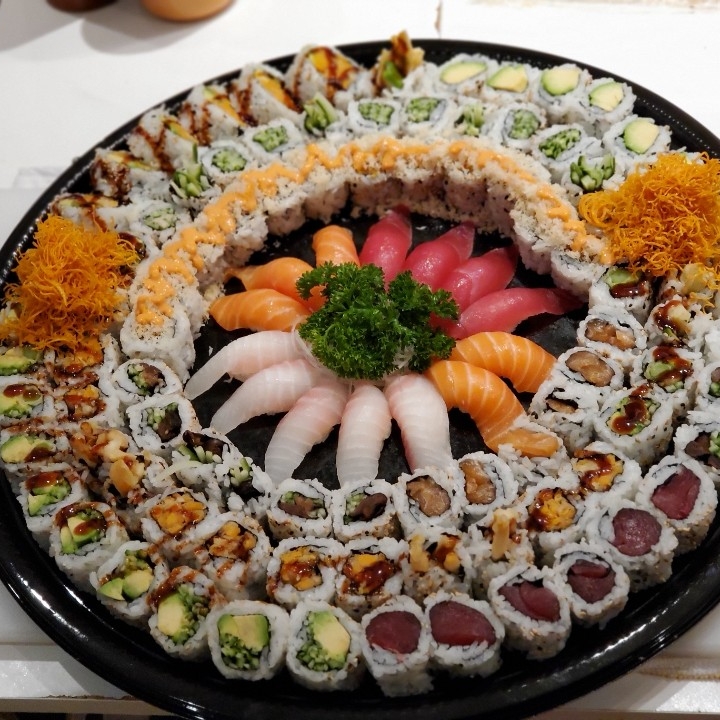 Simons Sushi | 883 Eglinton Ave W, York, ON M6C 2C1, Canada | Phone: (416) 519-3919