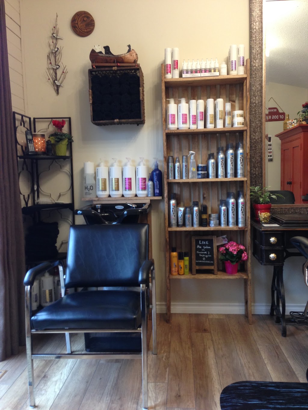 Hannahs Hair Studio | 834 Miller Rd, Parksville, BC V9P 1Z1, Canada | Phone: (250) 752-4247