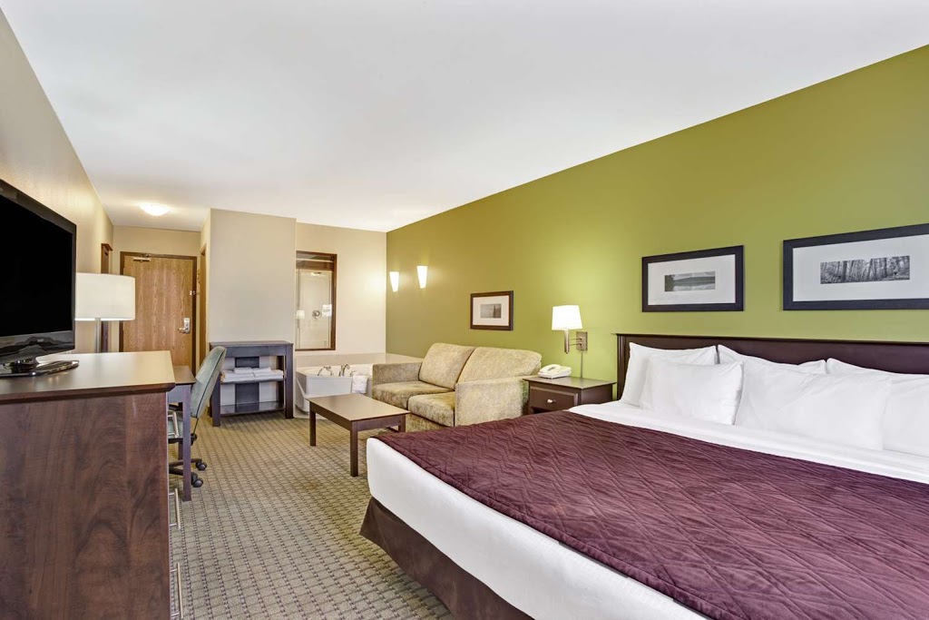 Super 8 by Wyndham St-Jerome | 3 Rue J. F. Kennedy, Saint-Jérôme, QC J7Y 4B4, Canada | Phone: (450) 438-4388