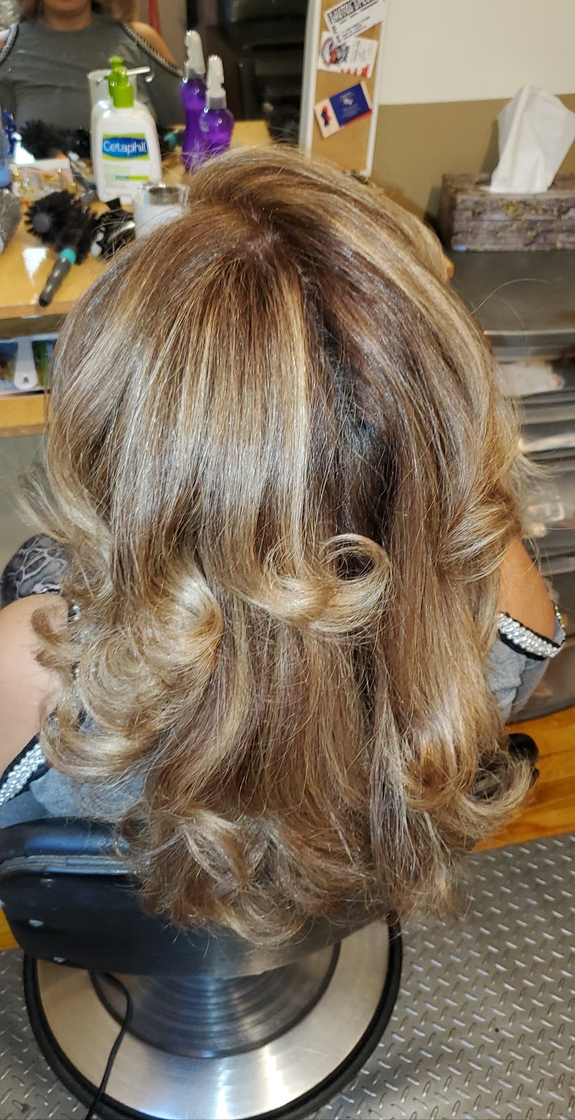 coiffure Rola pour femme | 12064 Rue Lavigne, Montréal, QC H4J 1Y2, Canada | Phone: (514) 996-9013