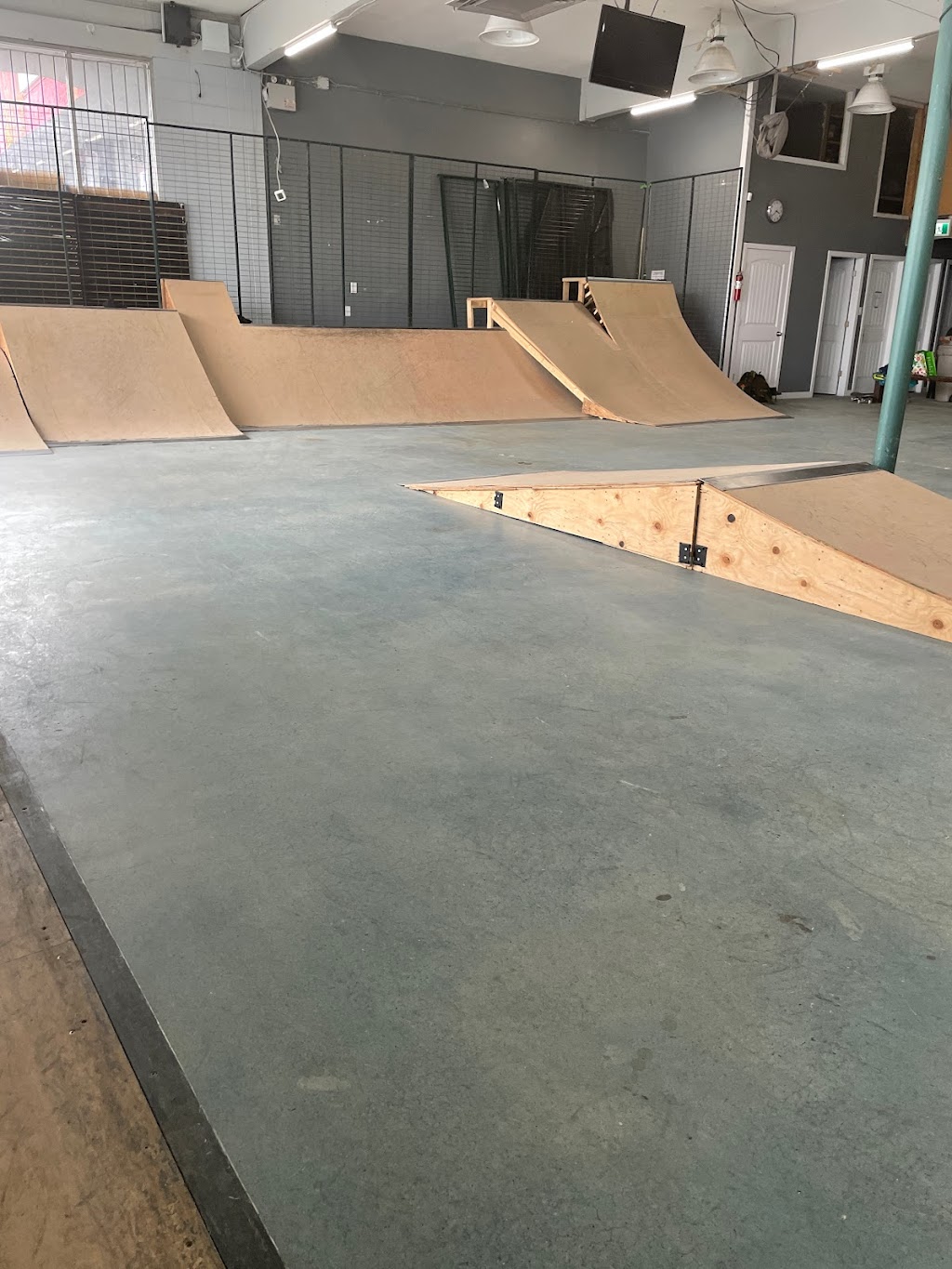 One Love Skateboard Shop & Indoor Skatepark | 10681 King George Blvd, Surrey, BC V3T 2X6, Canada | Phone: (604) 498-3892