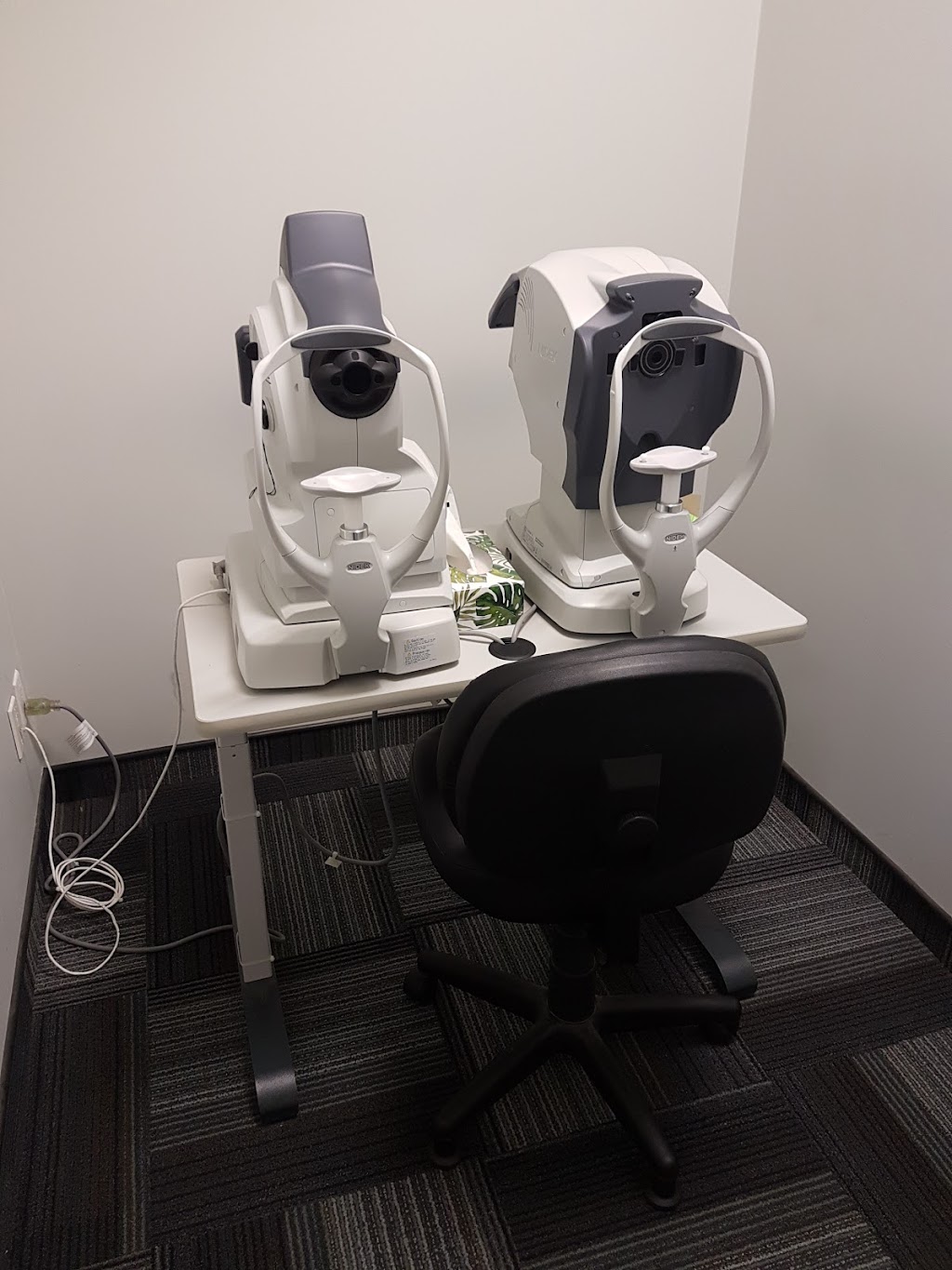 Dr George Hanna Optometrist | 240 Leighland Ave #135, Oakville, ON L6H 3H6, Canada | Phone: (905) 339-1718