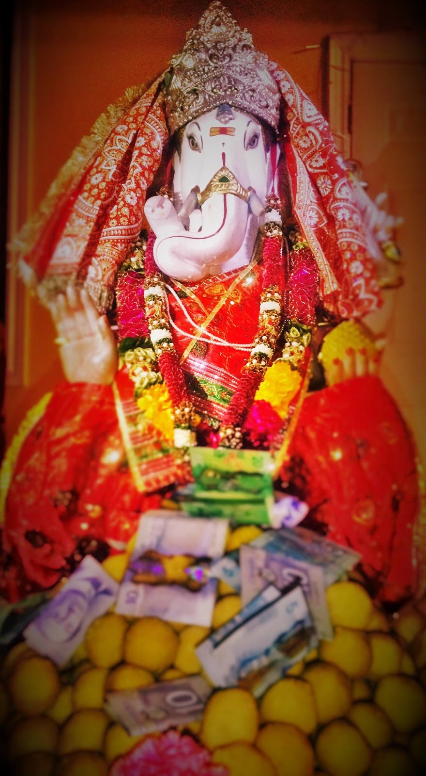 Maa Chintpurni Mandir | 8027 Churchville Rd, Brampton, ON L6Y 0H2, Canada | Phone: (416) 305-1606