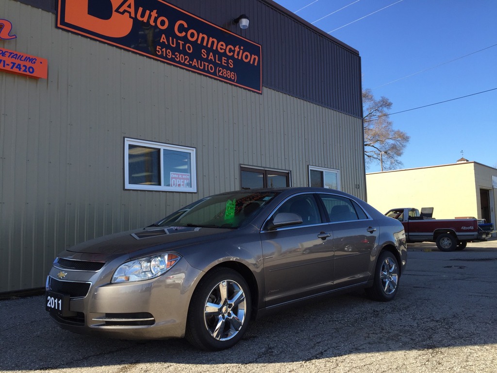 D Auto Connection | 110 Dundas St E, Paris, ON N3L 3H6, Canada | Phone: (519) 302-2886