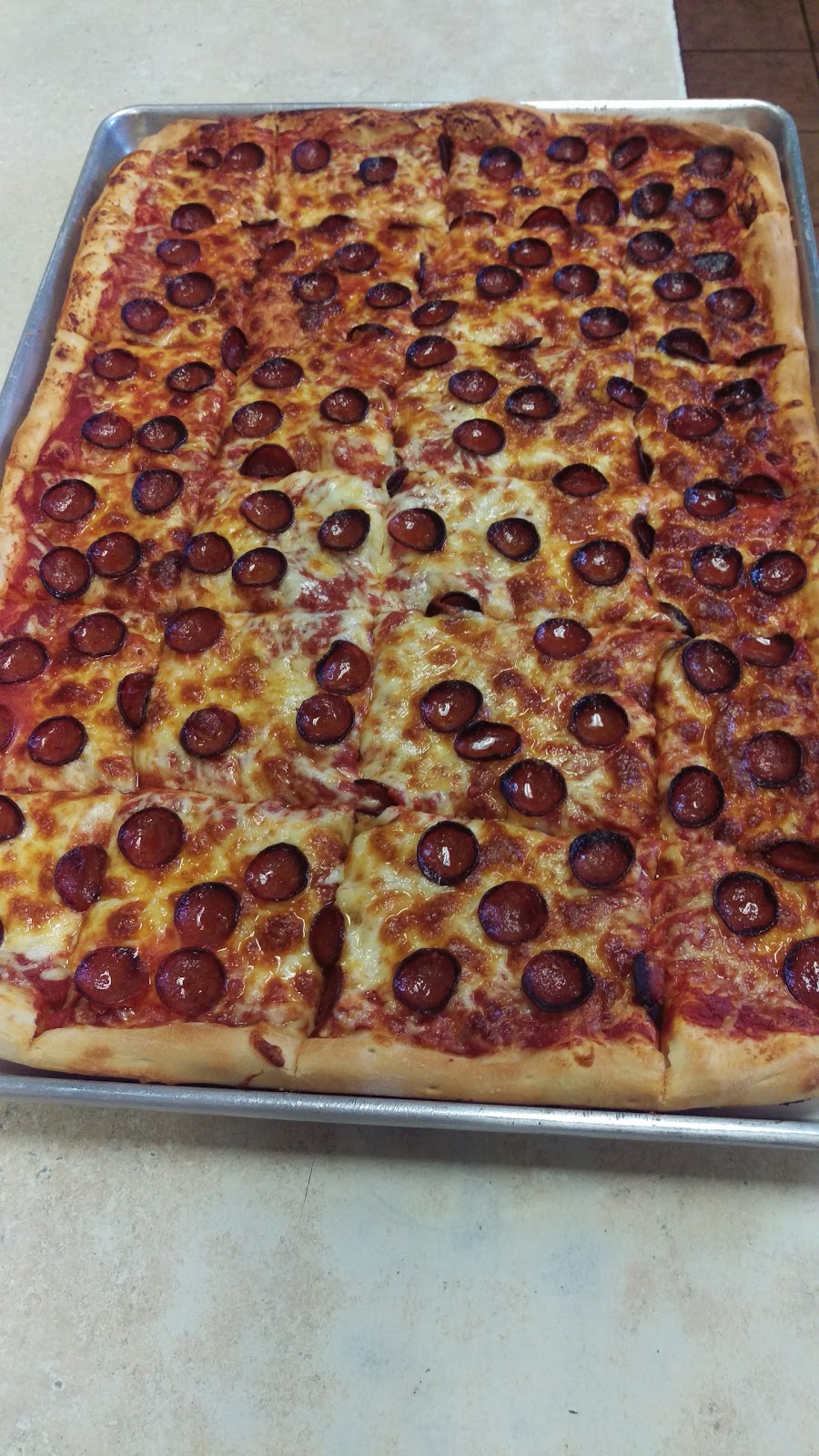 Bobs Poplar Pizza | 2912 William St, Cheektowaga, NY 14227, USA | Phone: (716) 892-5118