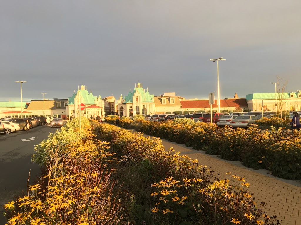 Airport Employees Parking | Templeton Station Rd, Richmond, BC V7B 0A8, Canada | Phone: (604) 207-7077