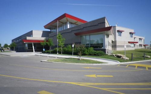 Rundle College Jr/Sr High School | 7375 17 Ave SW, Calgary, AB T3H 3W5, Canada | Phone: (403) 250-7180