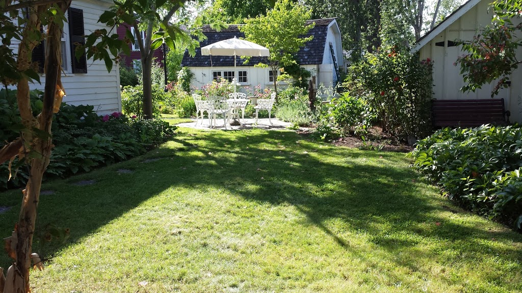 Green Gables Cottage | 496 Victoria St, Niagara-on-the-Lake, ON L0S 1J0, Canada | Phone: (905) 468-8888