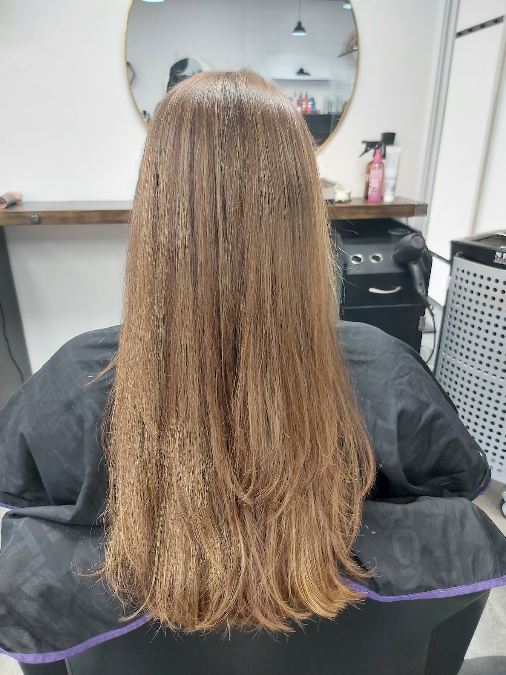 Hair Connection | 937 Queen St, Kincardine, ON N2Z 2Y2, Canada | Phone: (519) 396-7487