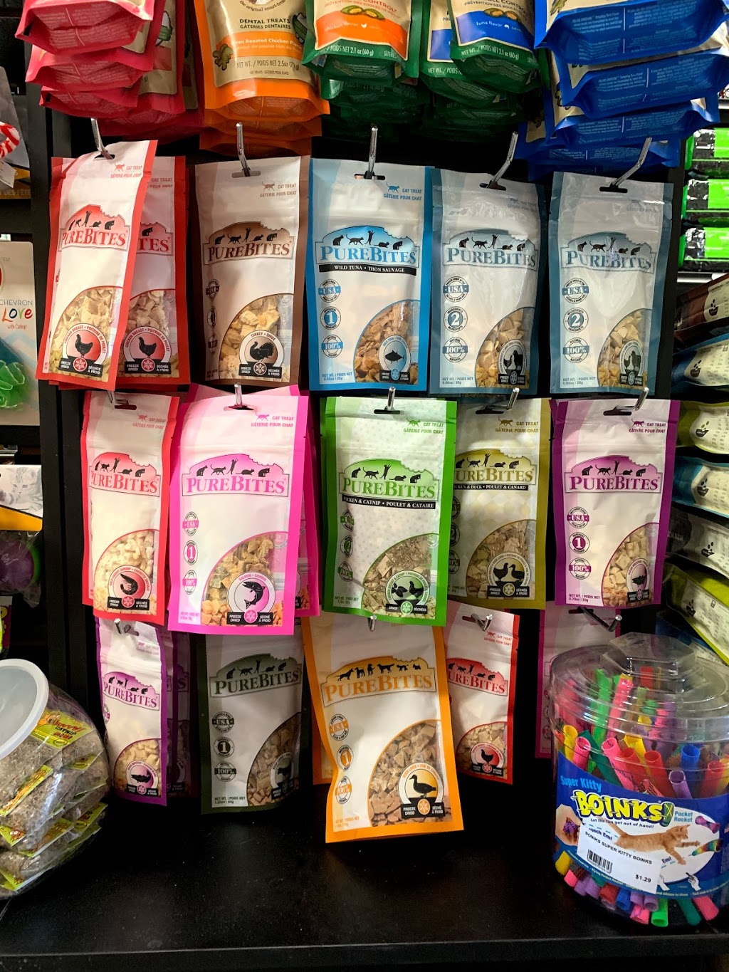 Global Pet Foods | 452 Rathburn Rd, Etobicoke, ON M9C 3S8, Canada | Phone: (416) 621-2745