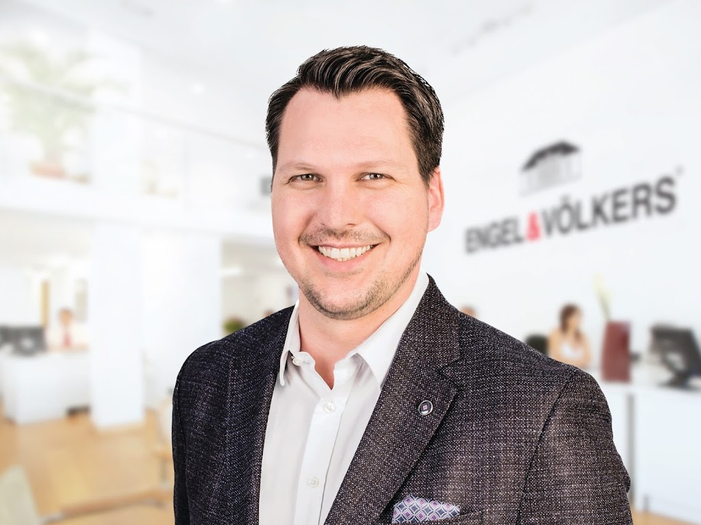 Patrick Lebeau, courtier immobilier résidentiel Engel & Völkers | 38 Chem. Scott, Chelsea, QC J9B 1R5, Canada | Phone: (819) 635-6641