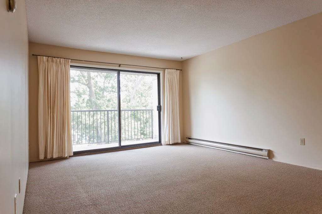 Fair Oaks Apartments | 3501 Savannah Ave, Victoria, BC V8X 1S6, Canada | Phone: (250) 999-8427