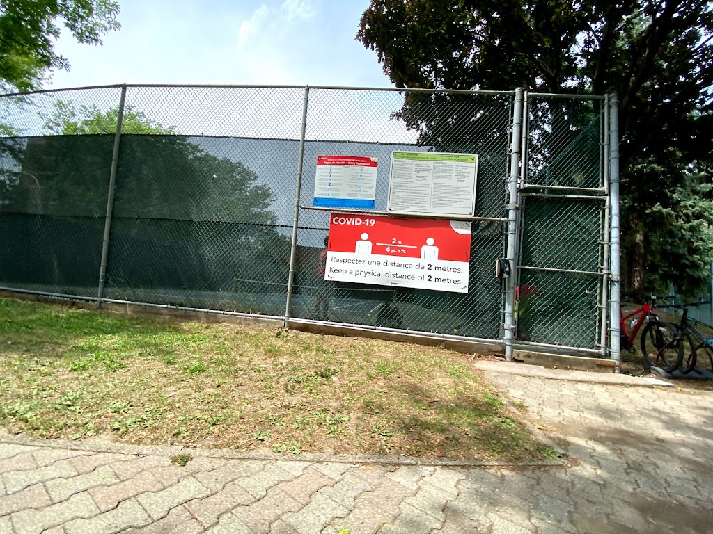 terrain de tennis | Côte Saint-Luc, QC H4W, Canada | Phone: (514) 485-8912