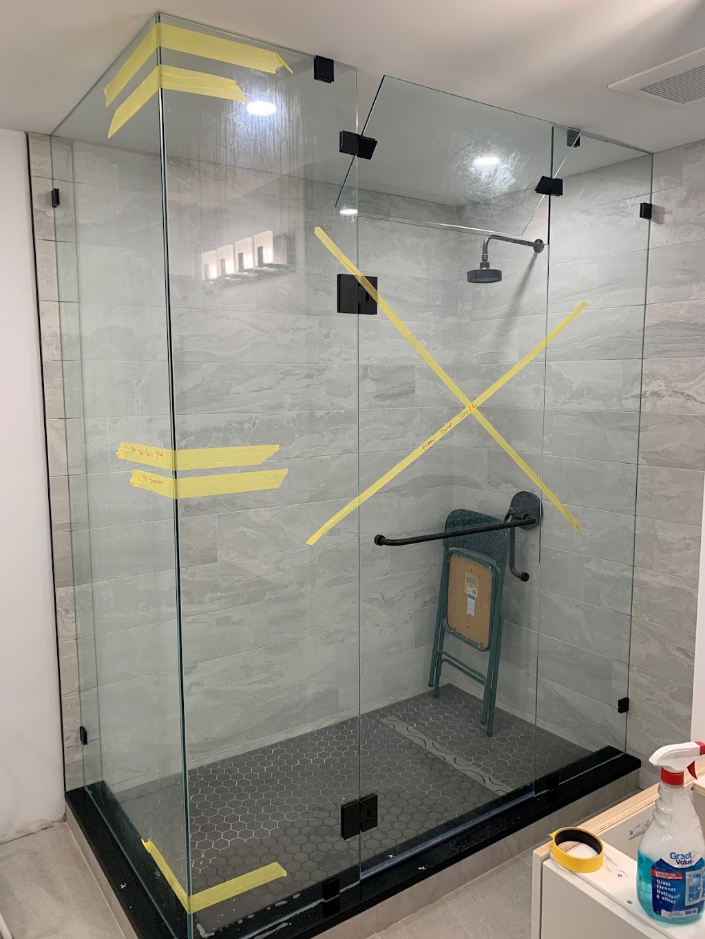 flawless shower doors | 2465 Wilson Ave #101, Port Coquitlam, BC V3C 0E6, Canada | Phone: (604) 377-2374