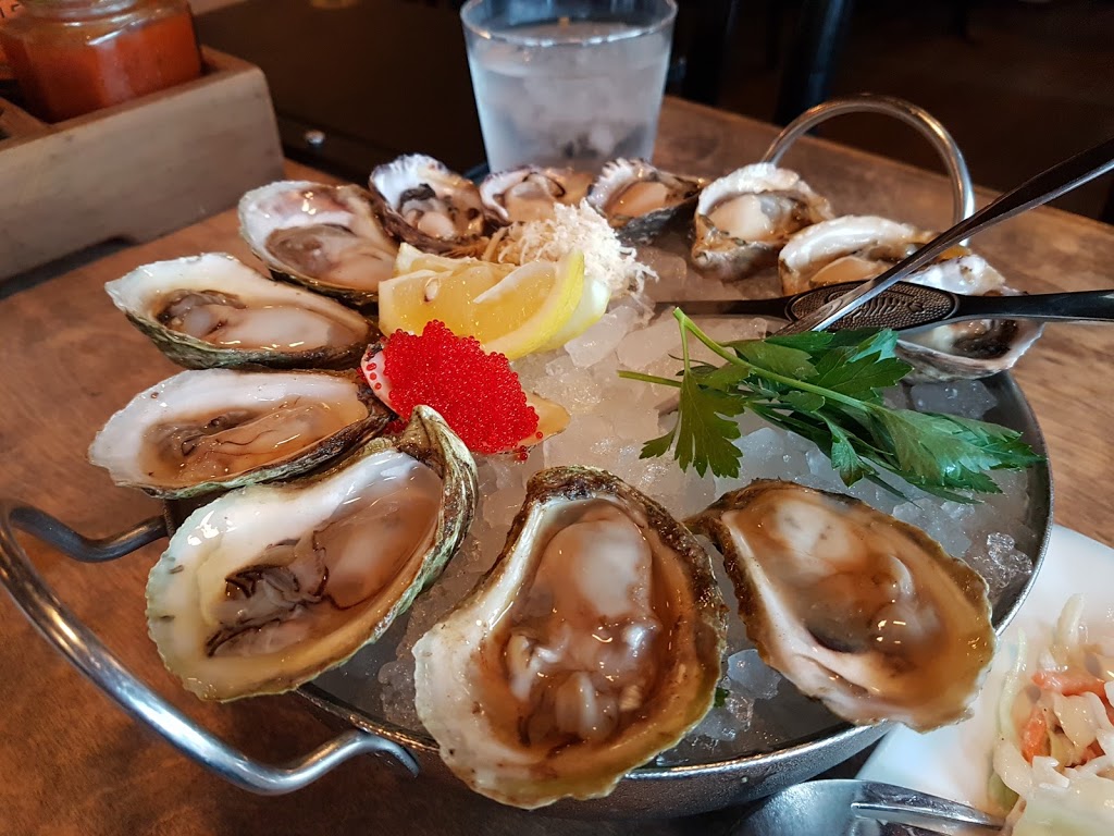 FIVE Kitchen & Oyster Bar | 15047 Marine Dr, White Rock, BC V4B 1C5, Canada | Phone: (604) 538-8153