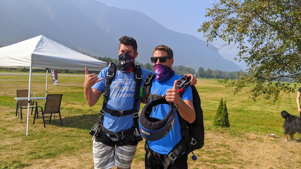 Whistler Skydiving | 1850 Airport Rd, Pemberton, BC V0N 2L1, Canada | Phone: (604) 698-7120