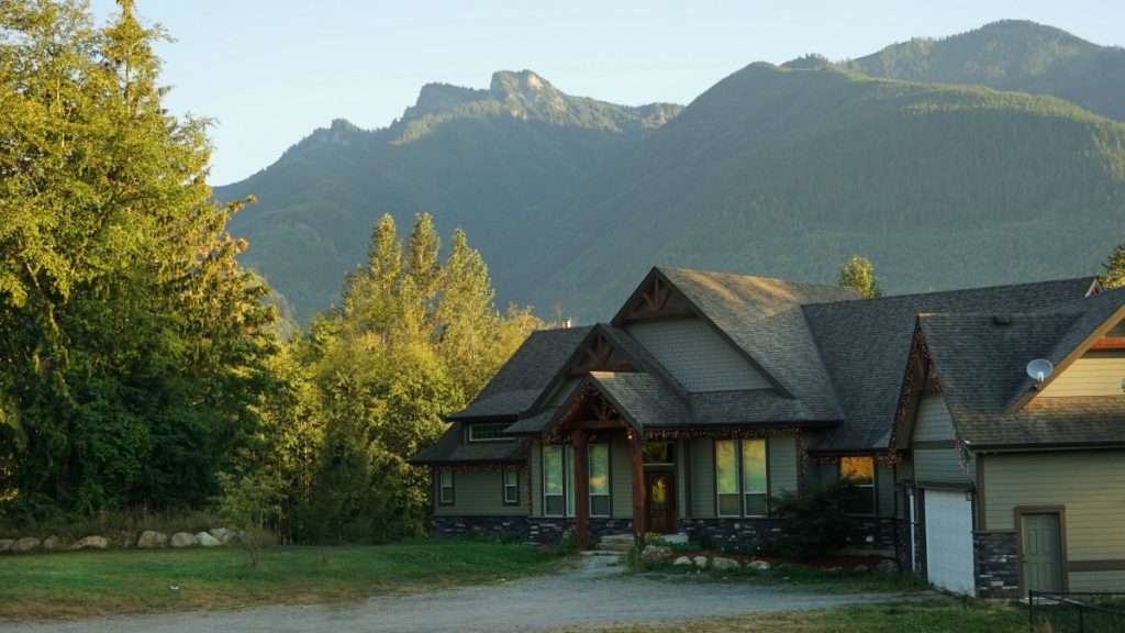 MountainView Lodge | 4601 Bench Road, Chilliwack, BC V4Z 1G2, Canada