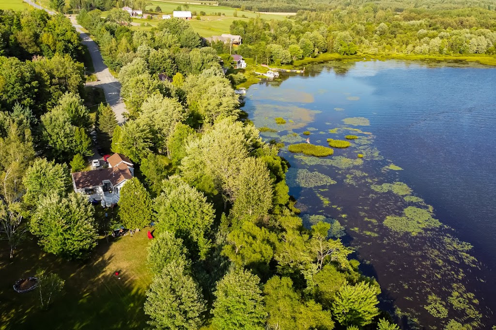 Chalet Pointe des Trois-lacs | 294 Bd Nolin, Saint-Rémi-de-Tingwick, QC J0A 1K0, Canada | Phone: (819) 740-2064