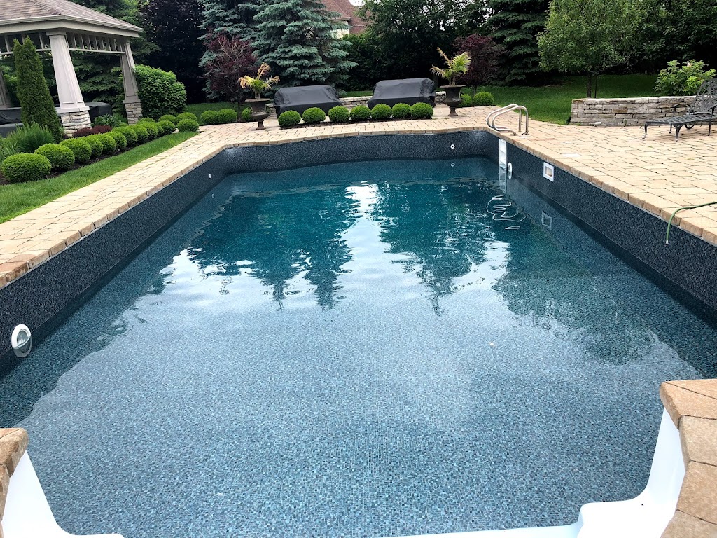 Piscines et Spas Eau Pure | 4273 A. des Laurentides, Laval, QC H7L 5W5, Canada | Phone: (514) 312-6513