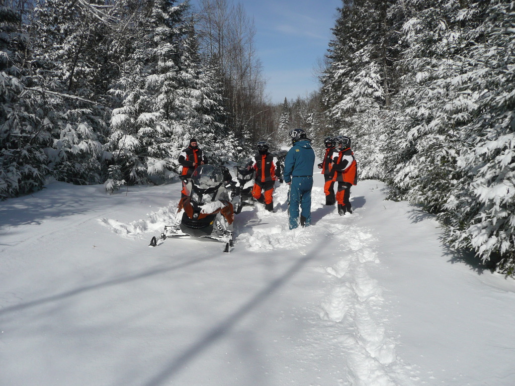 Canada Motoneige - Voyages et séjour en motoneige au Québec | 182 Chem. de lAéroport, La Macaza, QC J0T 1R0, Canada | Phone: (819) 592-5925