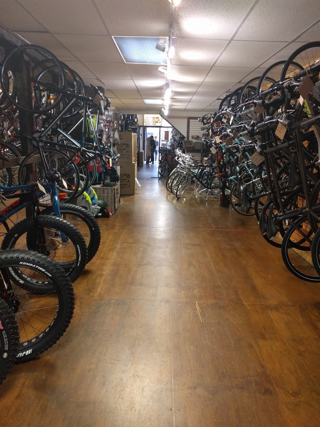 Batemans Bicycle Company Flagship Store | 913 Bathurst St, Toronto, ON M5R 3G4, Canada | Phone: (416) 538-2453