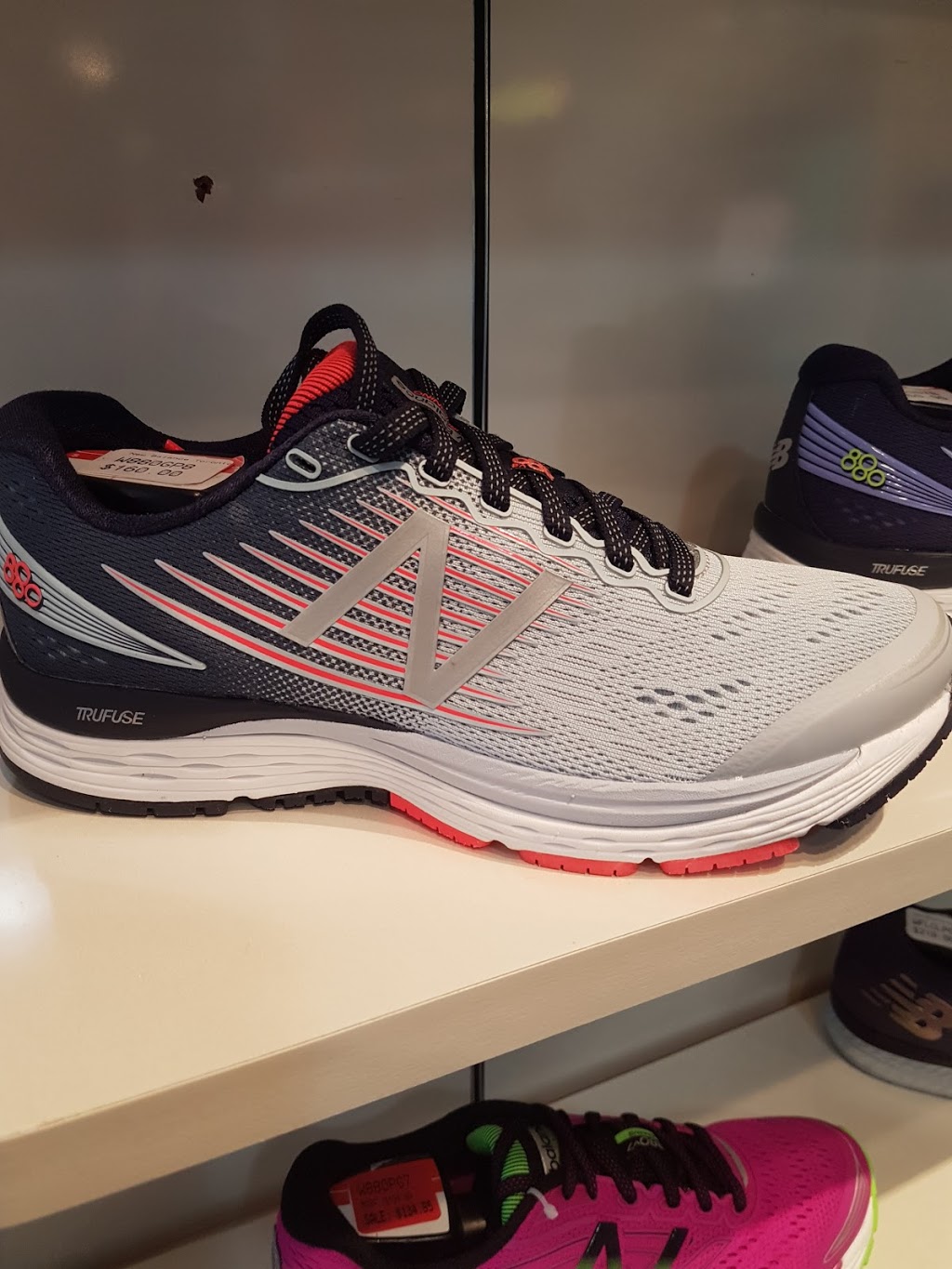 New Balance Oakville | 1011 Upper Middle Rd E, Oakville, ON L6H 4L5, Canada | Phone: (905) 337-9393