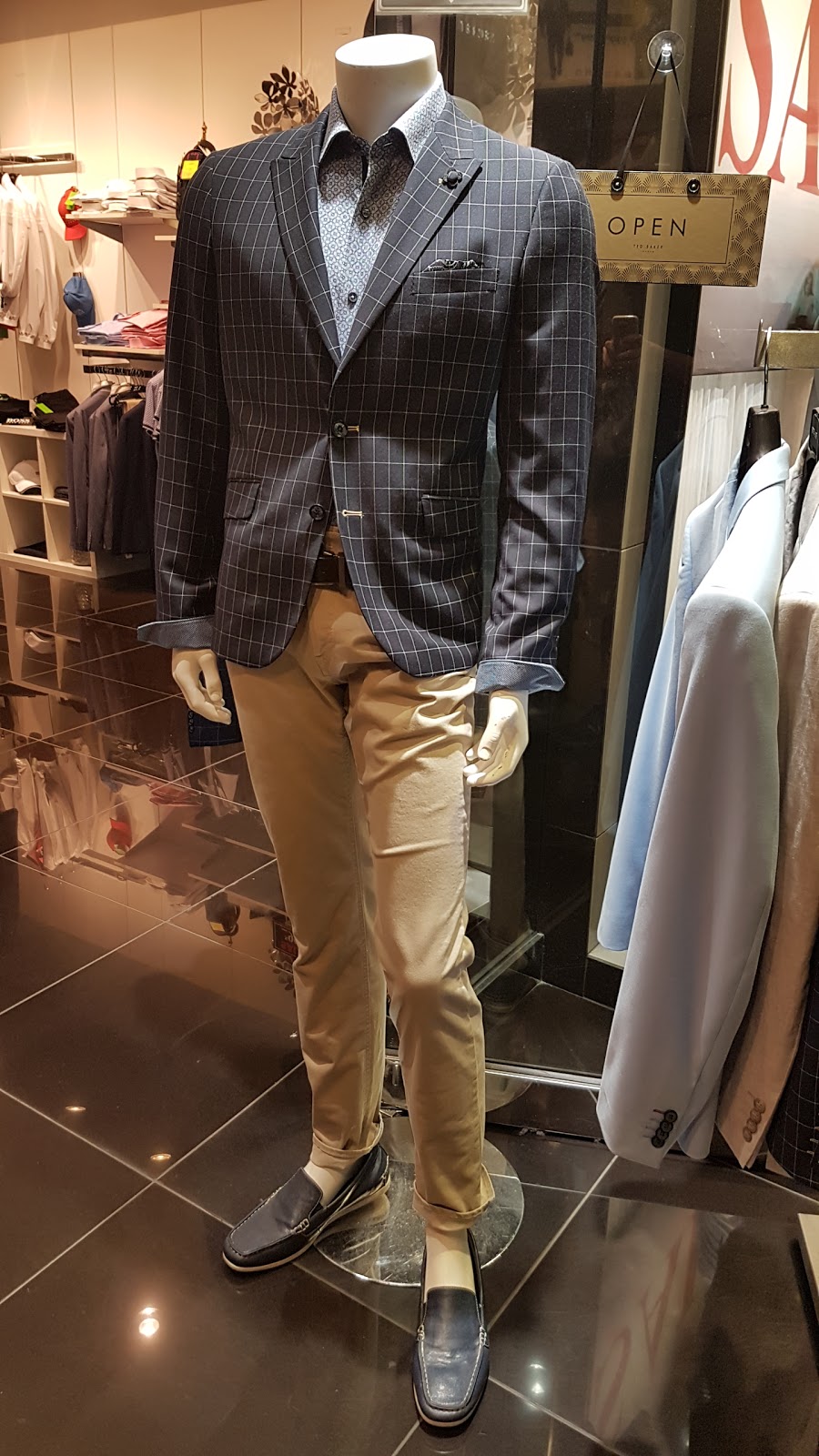 Strauss Menswear | 1800 Sheppard Ave E, North York, ON M2J 5A7, Canada | Phone: (416) 496-0311