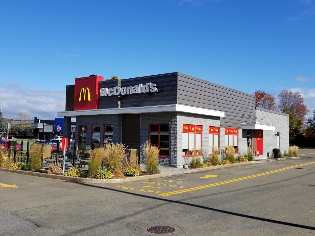 McDonalds | 825 Boul, Route Jean-Gauvin, Sainte-Foy, QC G1X 4M6, Canada | Phone: (418) 872-6805