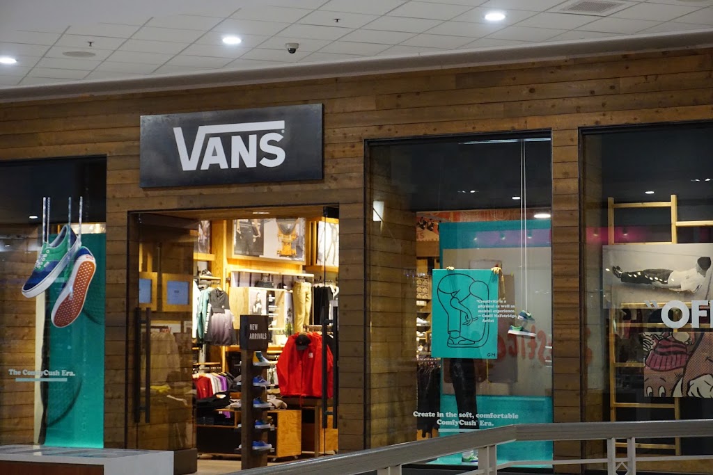 Vans | 900 Maple Ave, Burlington, ON L7S 2J8, Canada | Phone: (905) 631-8383