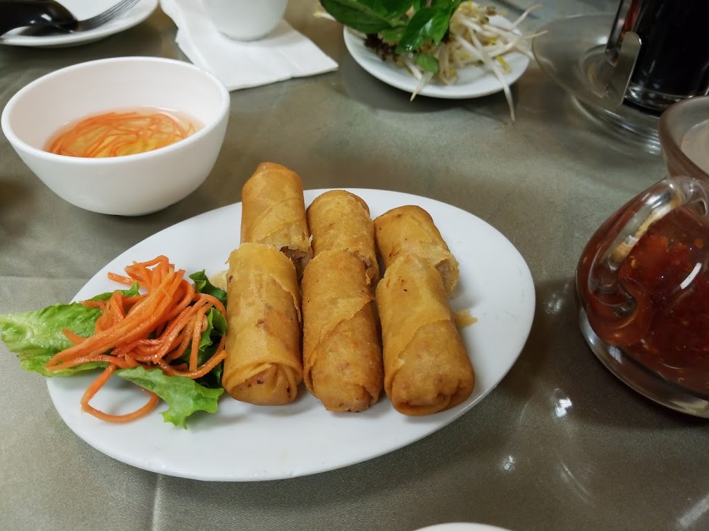 Pho Dau Bo Restaurant | 1525 Bristol Rd W, Mississauga, ON L5M 4Z1, Canada | Phone: (905) 812-9878