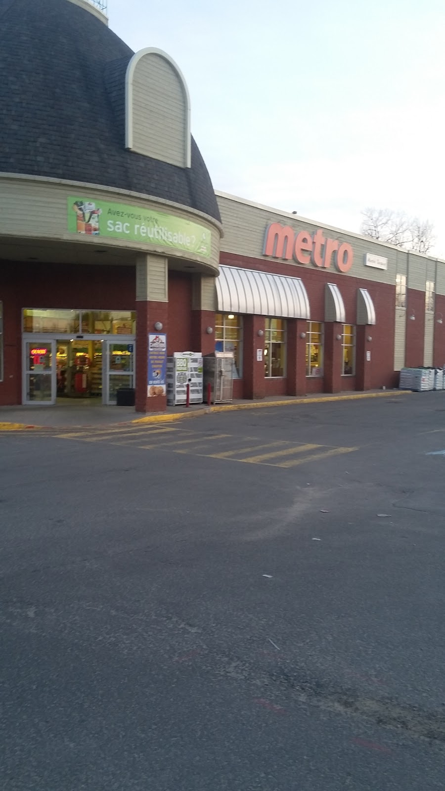 Metro Tanguay Papineauville | 377 Rue Papineau, Papineauville, QC J0V 1R0, Canada | Phone: (819) 427-8667