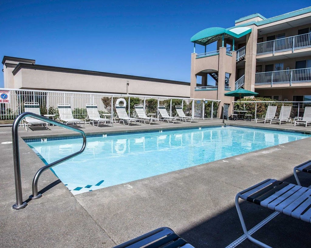 Quality Inn Grand Suites Bellingham | 100 E Kellogg Rd, Bellingham, WA 98226, USA | Phone: (360) 647-8000