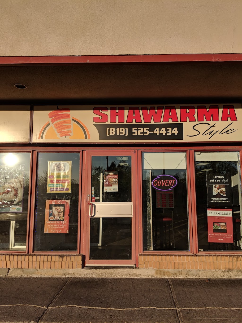 Shawarma style | 207 Boulevard du Mont-Bleu, Gatineau, QC J8Z 2M3, Canada | Phone: (819) 525-4434